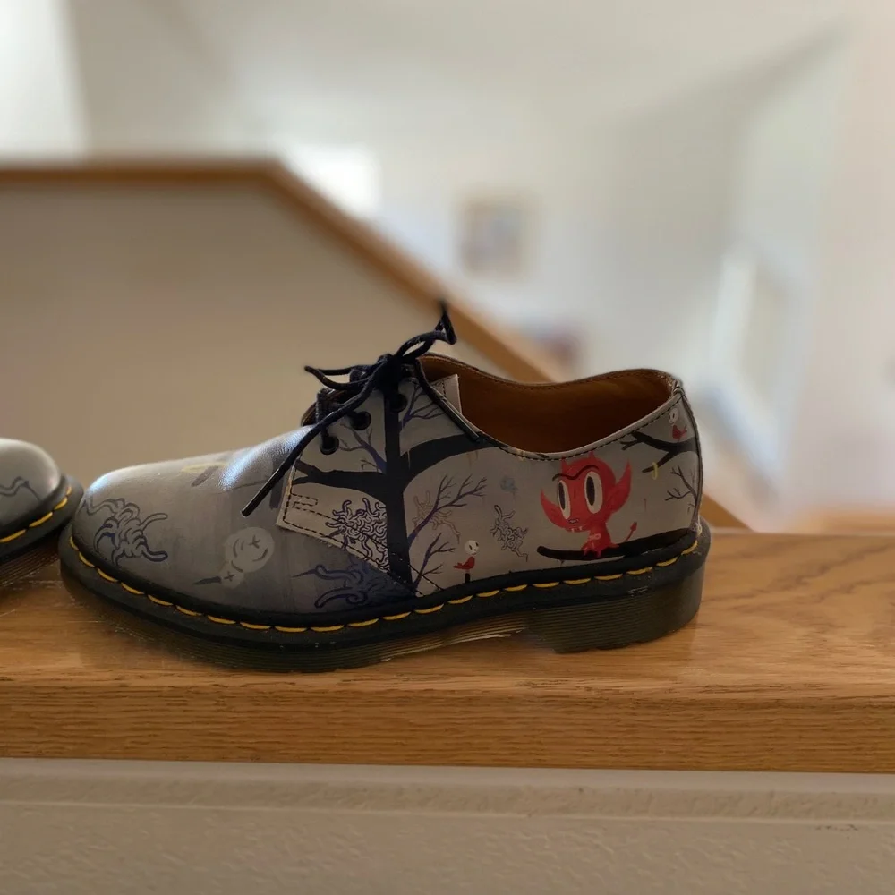 Dr. Martens Gray Graphic Lace-Up Shoes with Black Laces and Yellow Stitching - Picture 3 of 5